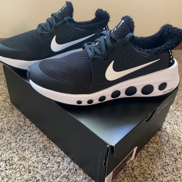 mens size 8.5 shoe in women's